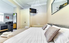 United Lodge Hotel And Apartments