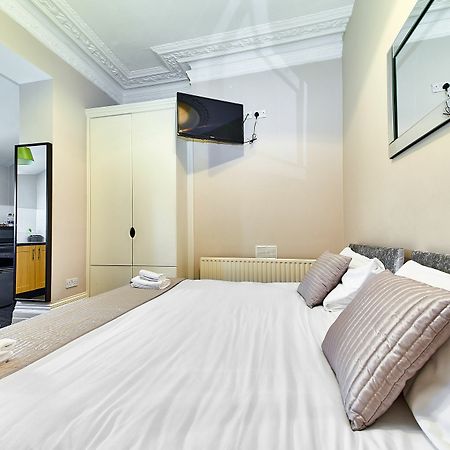 United Lodge Hotel And Apartments Londra Esterno foto