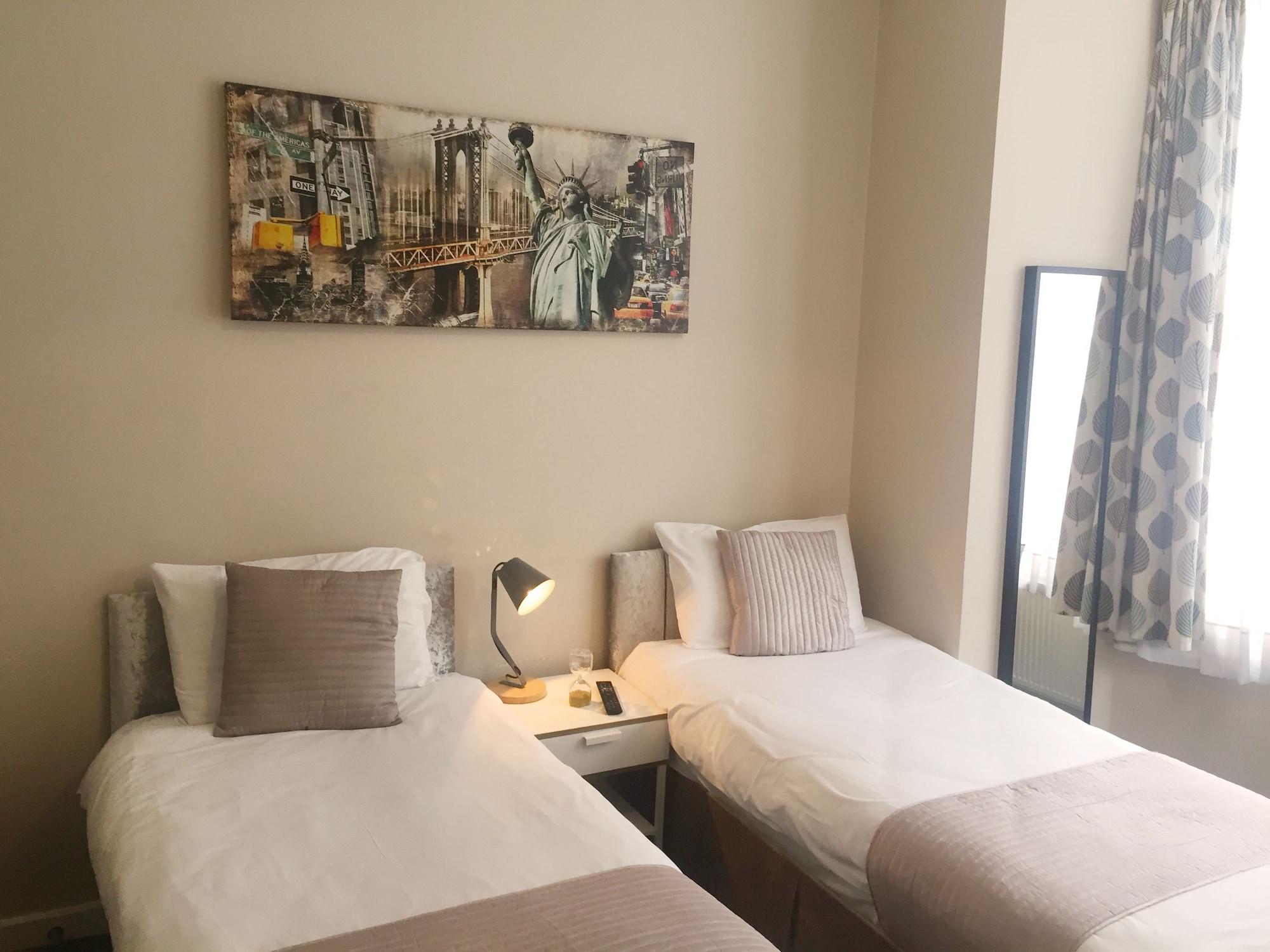 United Lodge Hotel And Apartments Londra Esterno foto