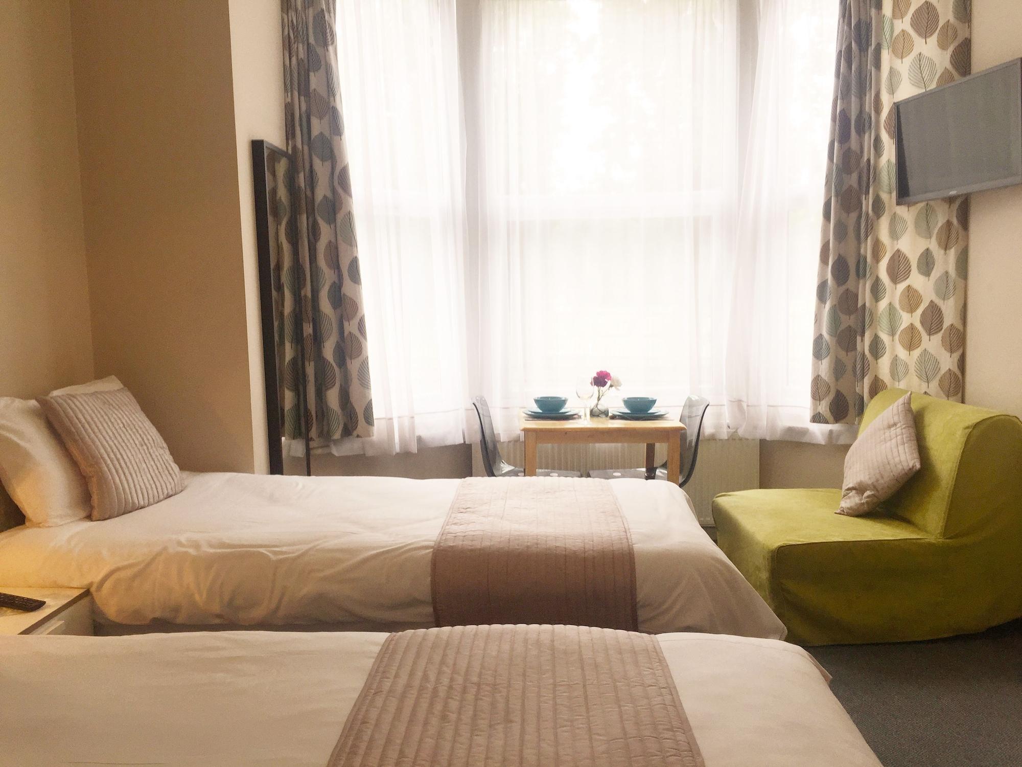 United Lodge Hotel And Apartments Londra Esterno foto