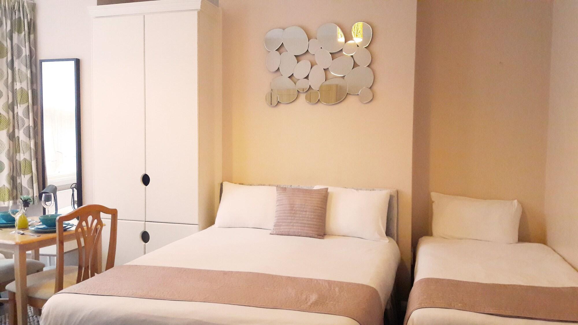 United Lodge Hotel And Apartments Londra Esterno foto
