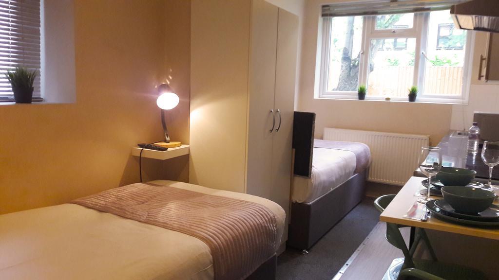 United Lodge Hotel And Apartments Londra Esterno foto