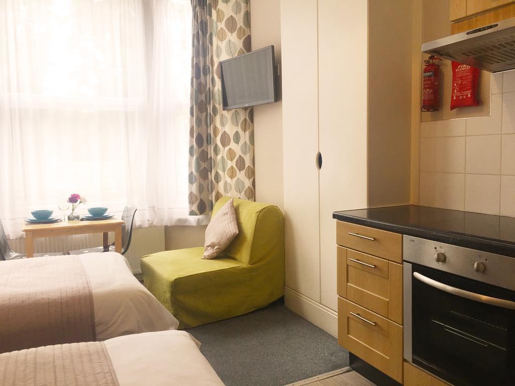 United Lodge Hotel And Apartments Londra Esterno foto