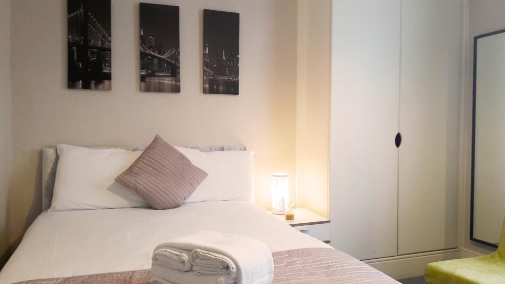 United Lodge Hotel And Apartments Londra Esterno foto