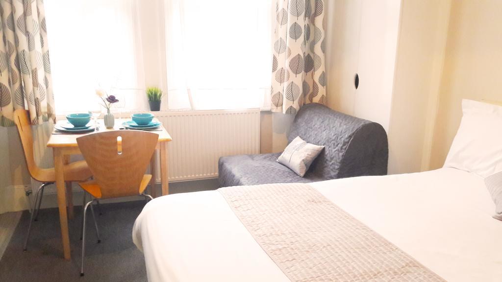 United Lodge Hotel And Apartments Londra Esterno foto