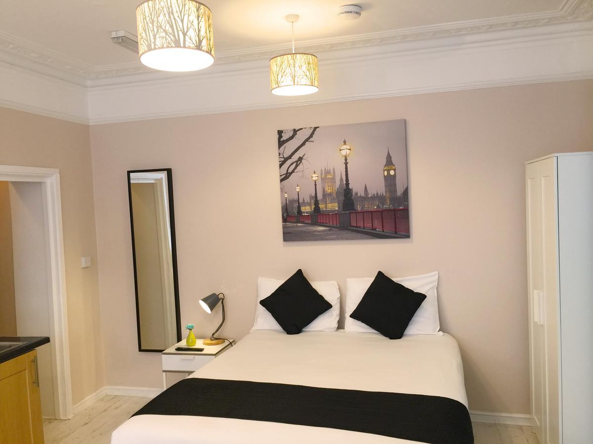 United Lodge Hotel And Apartments Londra Esterno foto