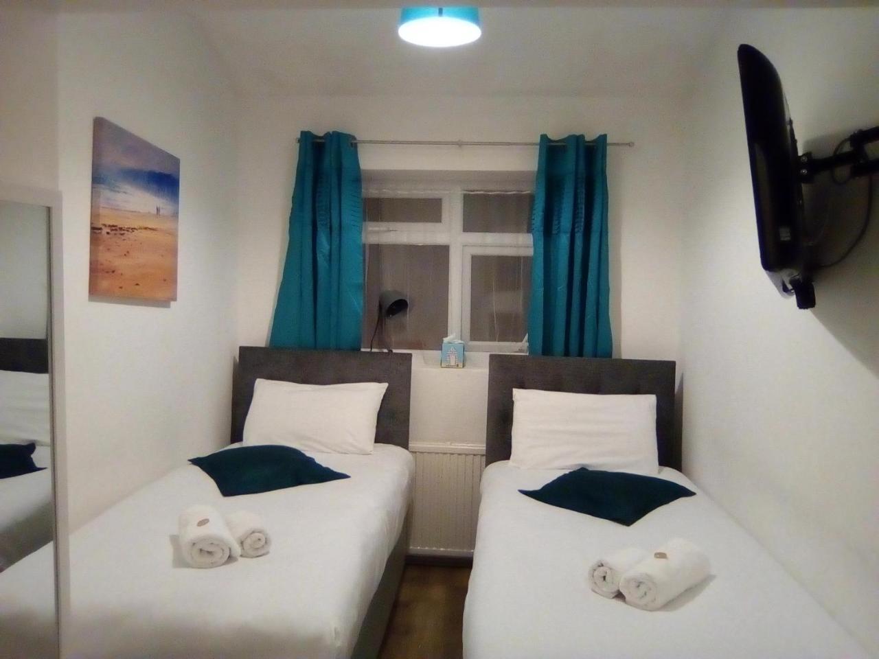 United Lodge Hotel And Apartments Londra Esterno foto